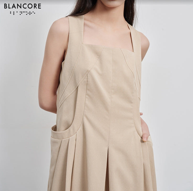 Sleeveless tank pleated dress